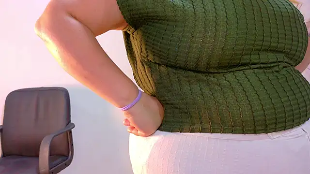 Snapshot of JenaCooper_ chatting on February 5, 2026, 2:51 am JenaCooper online show from February 5, 2026, 2:51 am