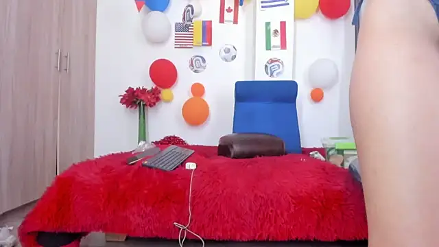miaroberts69 online show from July 7, 2026, 11:52 pm