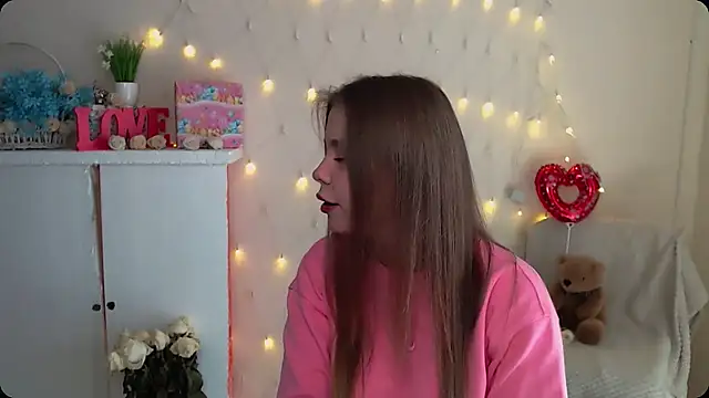 OceanicDawn online show from October 3, 2025, 10:06 am