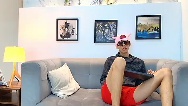 TWINKS FRIENDS online show from June 2, 2026, 1:22 pm