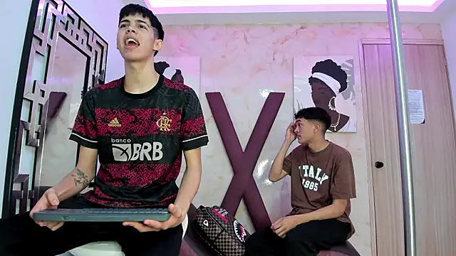 TWINKS FRIENDS online show from February 2, 2026, 1:21 pm