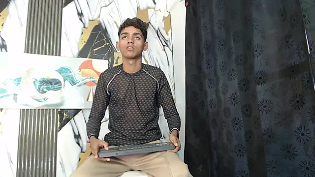 TWINKS FRIENDS online show from June 14, 2026, 7:15 pm