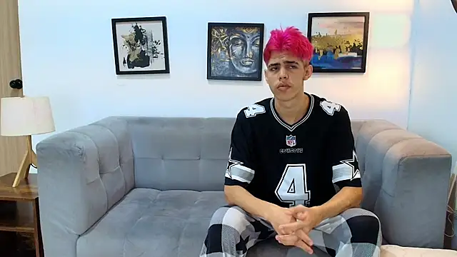 TWINKS FRIENDS online show from May 7, 2026, 1:25 pm
