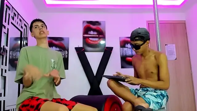 TWINKS FRIENDS online show from October 26, 2025, 7:31 am