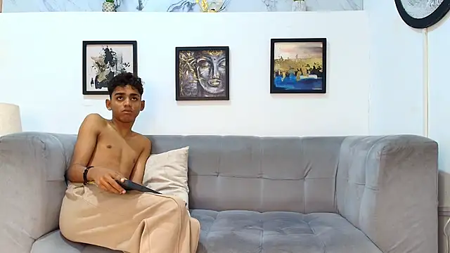 TWINKS FRIENDS online show from June 6, 2026, 1:27 pm