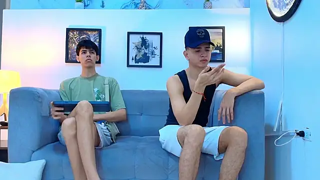 TWINKS FRIENDS online show from March 18, 2026, 1:24 pm