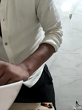 Hiroshi Shen online show from October 8, 2025, 10:28 am