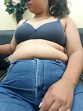 Iampriyaaa15 online show from September 22, 2025, 6:19 am