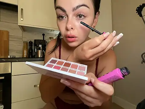 FrancescaXO online show from June 25, 2026, 6:29 am