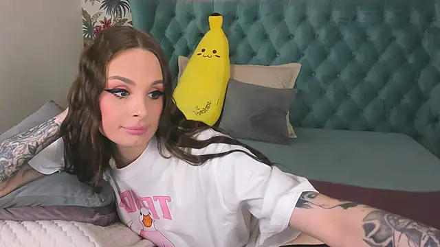 NaughtyLoryy online show from November 1, 2025, 9:14 am