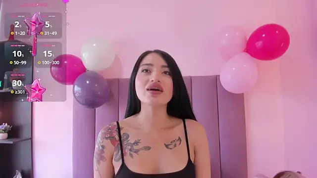 violet myerrs online show from November 5, 2025, 12:52 pm