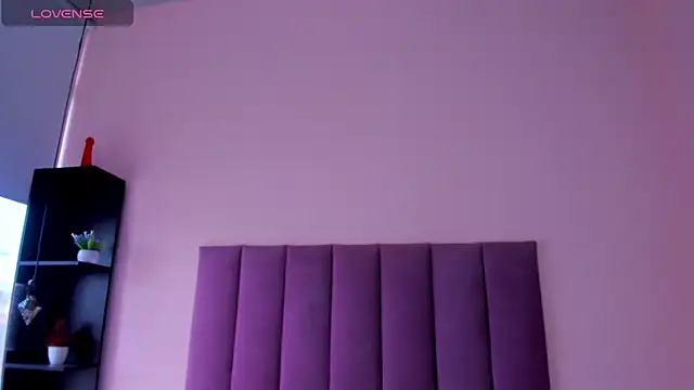 violet myerrs online show from January 12, 2026, 1:07 pm