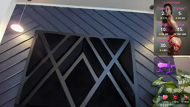 zoe martins  online show from November 4, 2025, 5:28 pm