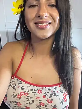 chicachocolate01 online show from September 21, 2025, 6:46 pm