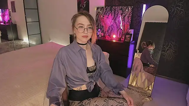 Annie Leone online show from May 3, 2026, 7:39 pm
