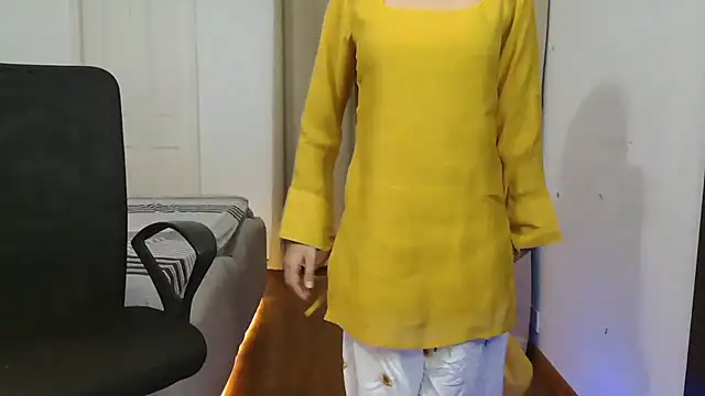 Snapshot of Mini_Meera chatting on August 5, 2026, 8:58 pm Mini Meera online show from August 5, 2026, 8:58 pm