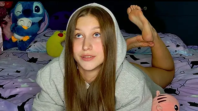 MissEmilyMiller online show from November 10, 2025, 6:02 pm