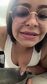 sweet shadil  online show from January 5, 2026, 5:27 pm