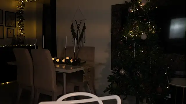 isabella-garcia- online show from December 3, 2025, 12:55 am