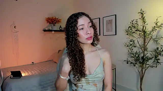 isabella-garcia- online show from April 26, 2026, 1:25 am