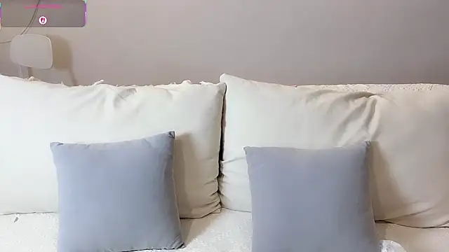 xiaotanbaby online show from September 29, 2025, 4:01 pm