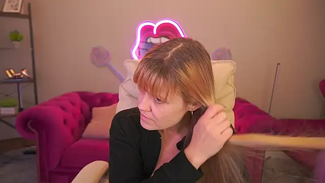 BellaLaPetit online show from February 3, 2026, 3:17 pm