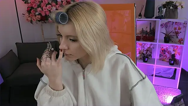 Snapshot of AuroraWrenfield chatting on March 13, 2026, 4:28 am AuroraWrenfield online show from March 13, 2026, 4:28 am