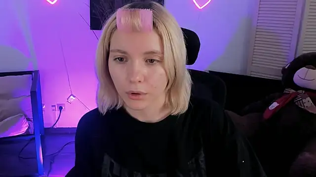 Snapshot of AuroraWrenfield chatting on February 9, 2026, 4:43 am AuroraWrenfield online show from February 9, 2026, 4:43 am