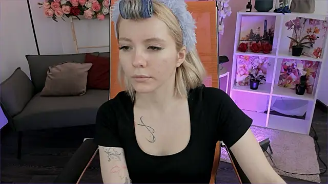 Snapshot of AuroraWrenfield chatting on March 5, 2026, 4:31 am AuroraWrenfield online show from March 5, 2026, 4:31 am