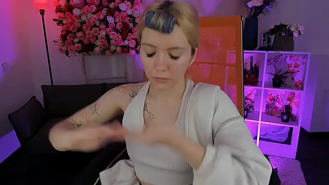 Snapshot of AuroraWrenfield chatting on March 18, 2026, 1:31 am AuroraWrenfield online show from March 18, 2026, 1:31 am