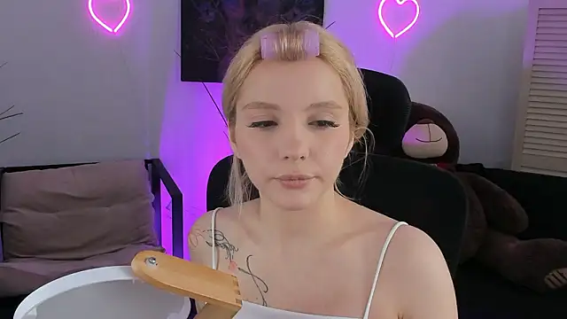 Snapshot of AuroraWrenfield chatting on March 2, 2026, 5:08 am AuroraWrenfield online show from March 2, 2026, 5:08 am