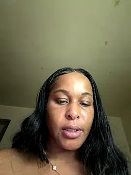 yummy0322 online show from November 9, 2025, 4:33 pm