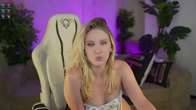 Snapshot of Scarlett_Sweet054 chatting on September 14, 2025, 8:09 pm Scarlett Sweet054 online show from September 14, 2025, 8:09 pm