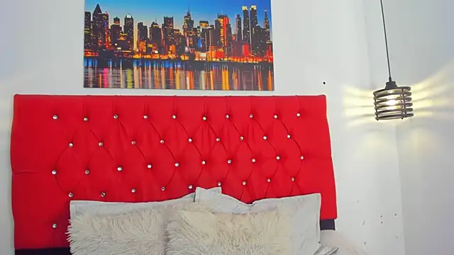 carolinacrus01 online show from February 28, 2026, 6:07 pm