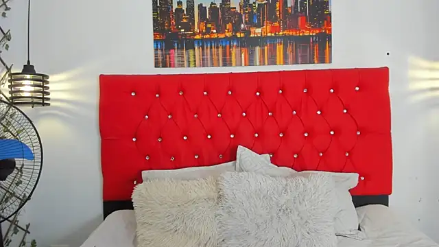 carolinacrus01 online show from March 10, 2026, 2:32 pm