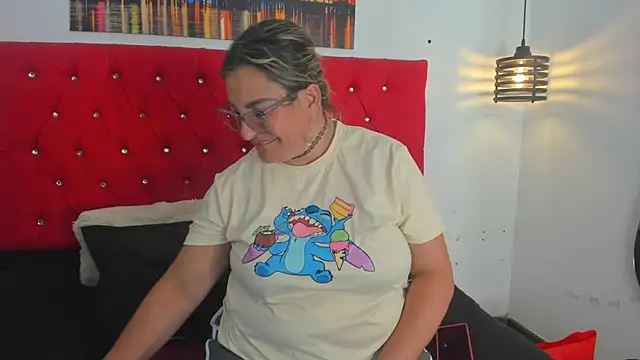 carolinacrus01 online show from February 6, 2026, 4:58 pm