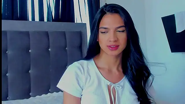 ISA BELLA VZL online show from September 21, 2025, 2:55 pm