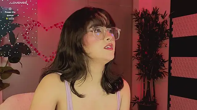 LiLLiAnderson online show from March 8, 2026, 12:30 pm