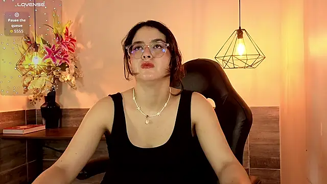 Snapshot of LiLLiAnderson chatting on August 4, 2026, 12:31 pm LiLLiAnderson online show from August 4, 2026, 12:31 pm