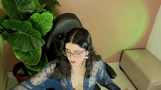 LiLLiAnderson online show from September 29, 2025, 11:38 am