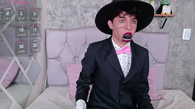 Axel  Evans online show from October 21, 2025, 1:21 pm