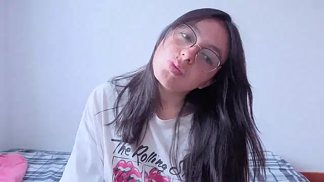 MiaKimky online show from January 19, 2026, 4:22 pm