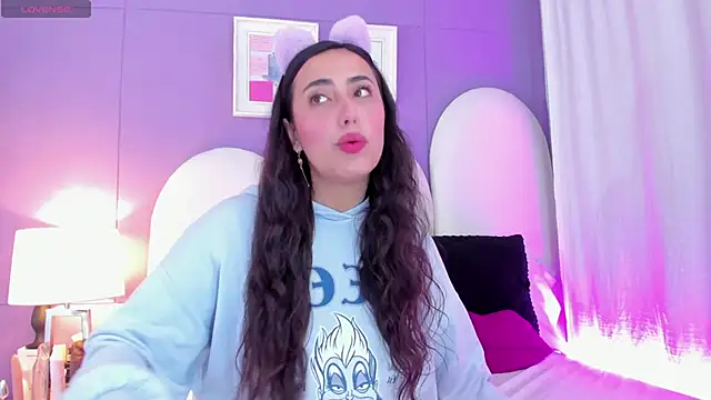 my aleja  online show from October 22, 2025, 3:22 pm