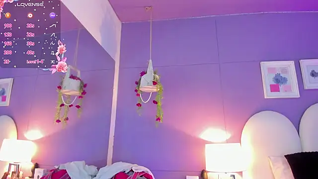 my aleja  online show from October 13, 2025, 1:23 pm