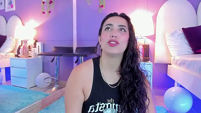 my aleja  online show from October 4, 2025, 1:01 pm