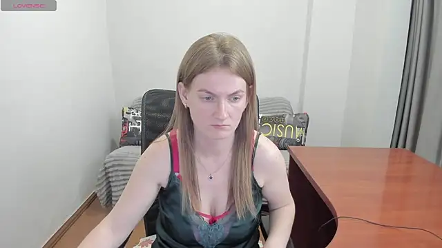 Snapshot of Alisha_Skyes chatting on June 4, 2026, 6:01 pm Alisha Skyes online show from June 4, 2026, 6:01 pm
