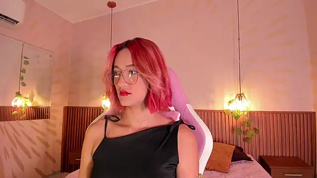 daphne courtis online show from April 22, 2026, 3:13 am