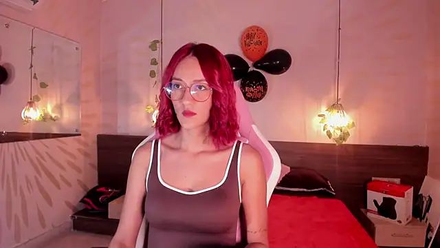 daphne courtis online show from October 13, 2025, 3:19 am