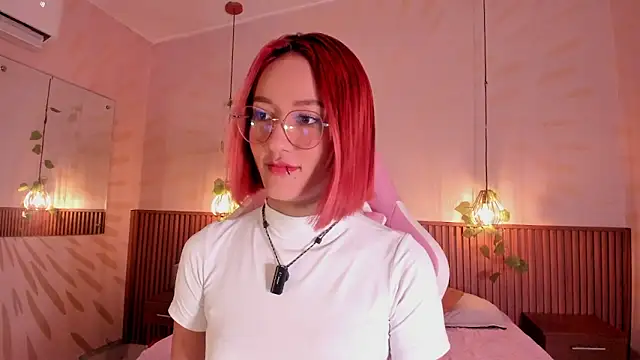 Snapshot of daphne_courtis chatting on March 13, 2026, 3:11 am daphne courtis online show from March 13, 2026, 3:11 am