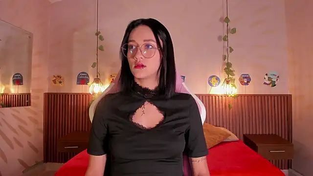 daphne courtis online show from July 26, 2026, 3:24 am
